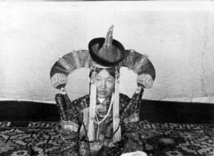 Залуу-эх-Замбага-зохиолын-гол-дүр.-1941-он